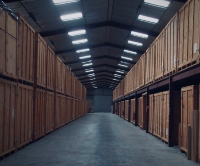 Inter Déménagement utilise des caisses en bois ventilées et sécurisées pour le stockage de vos meubles dans son garde-meubles à Mulhouse.